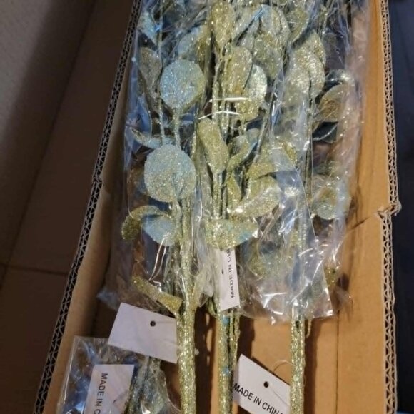 NEW Set of 4 Valerie Parr Hill GREEN Shimmer Eucalyptus Floral Picks - Picture 3 of 3